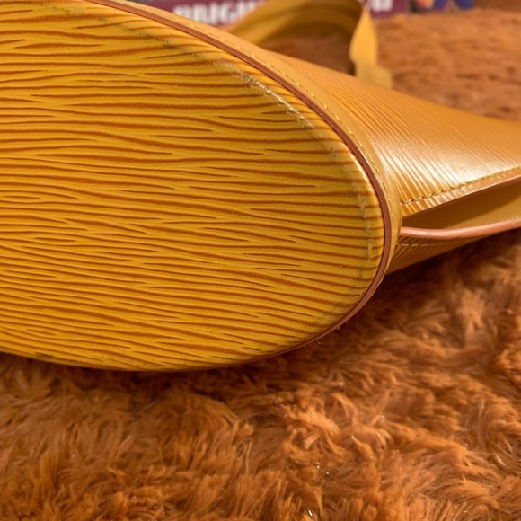 💯 Authentic LV Epi Leather Saint Jacques - Picture 4 of 16